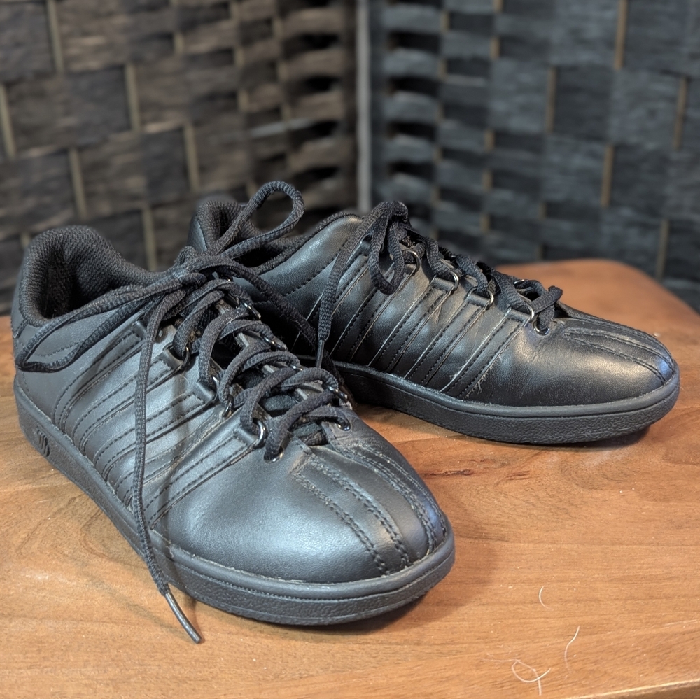 K-Swiss Kids Child's Black Athletic Shoes Tennis Excel Condition Sz 3C
